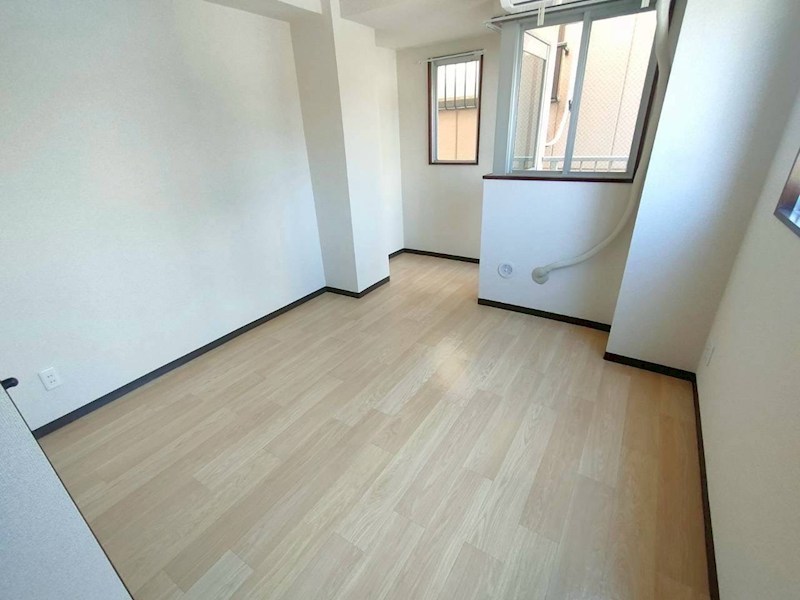 第一石山ビル リビング