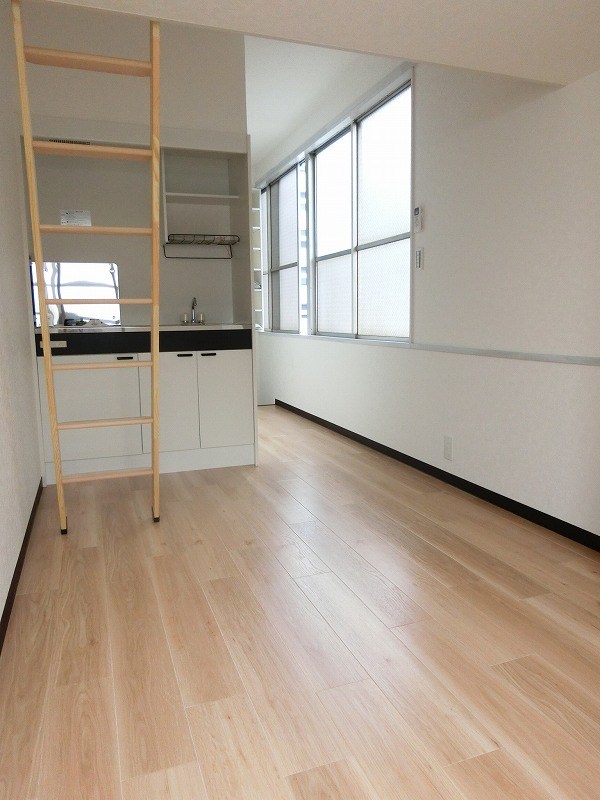 東海ビル リビング