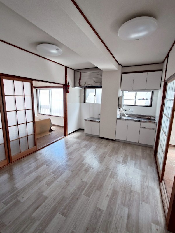 竜一ビル リビング