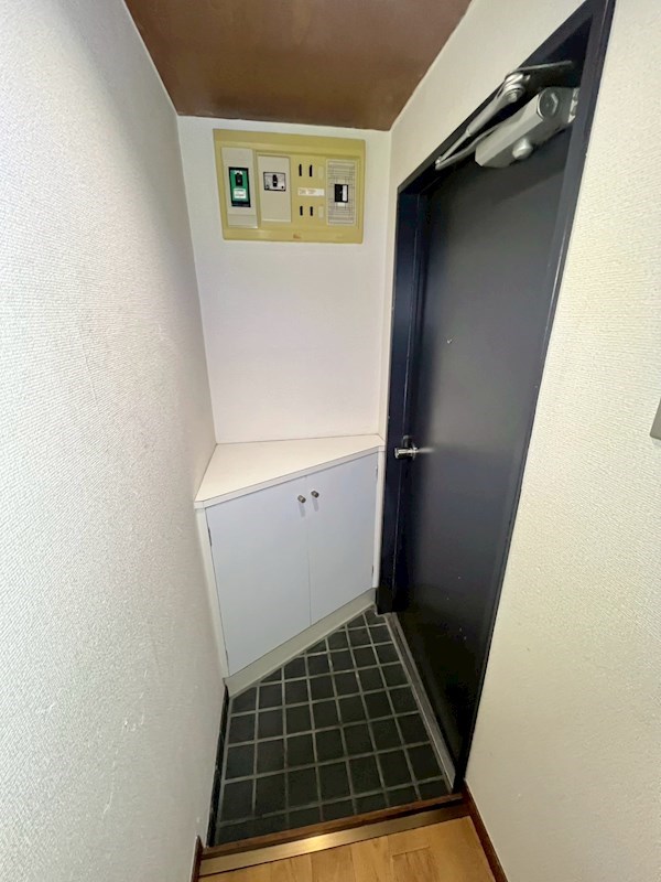 山口ビル  玄関