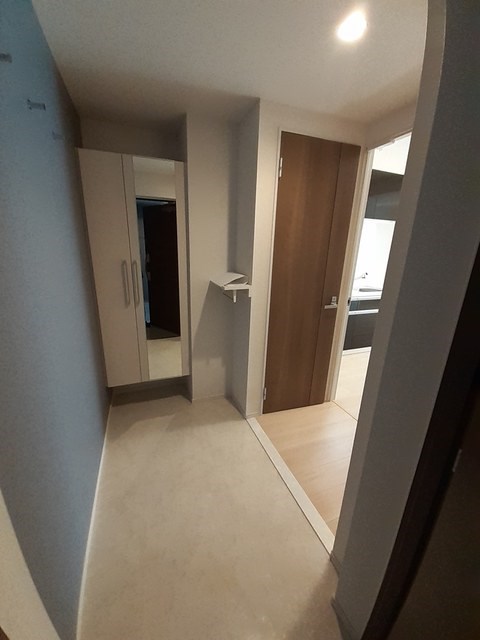 ラ・ポーズ　ゾー  玄関