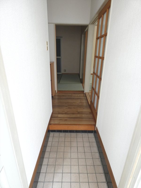 メゾンドイリス 玄関