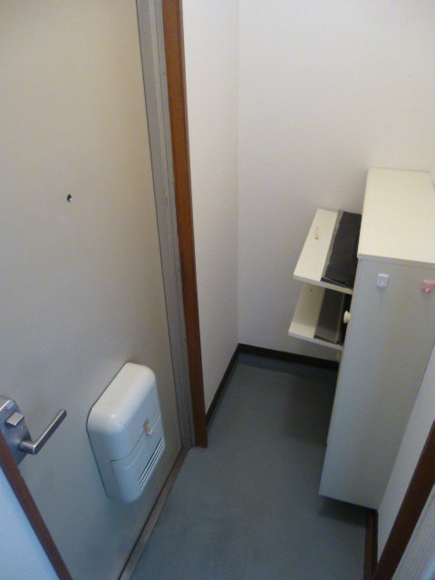 里泉都・ヨシミ 玄関