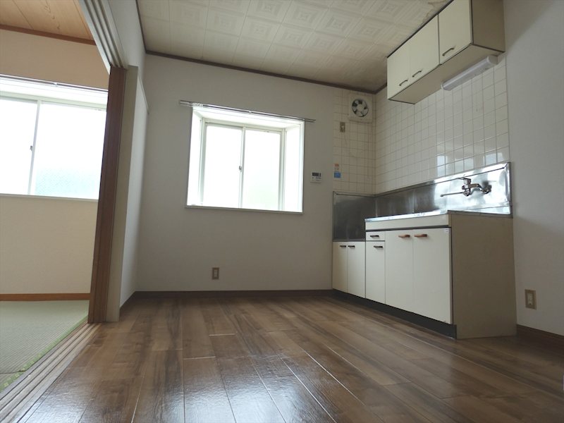 メゾンドイリス （駐車場付） リビング