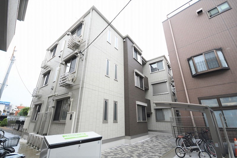 アレッサ  外観