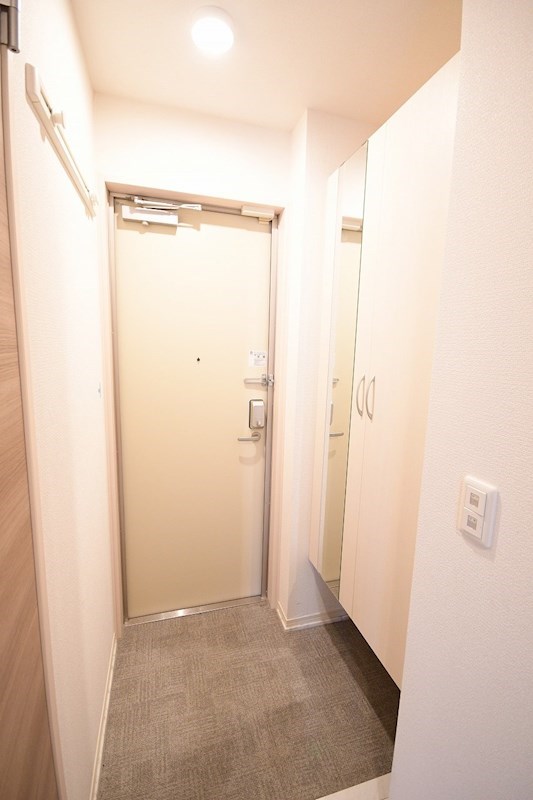 アレッサ  玄関