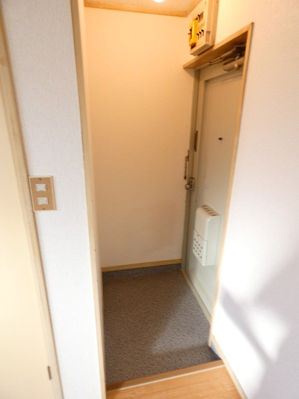 エースハイツ 玄関