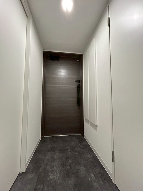 ルミーク北千住 玄関