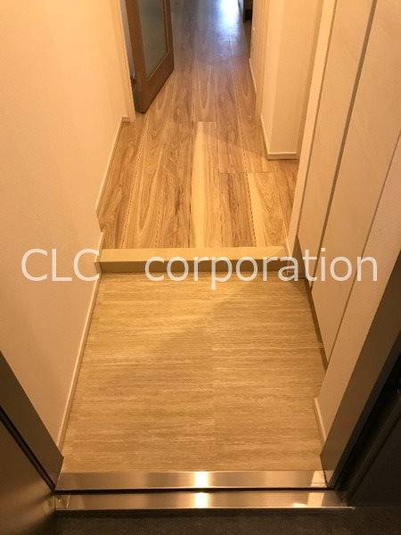 旭　building  玄関