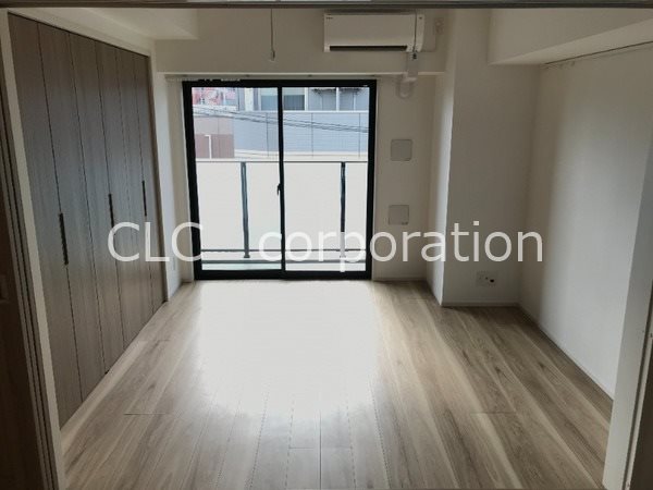 旭　building  ベッドルーム