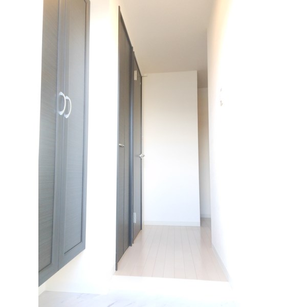 ラルジュ　マノワール  玄関