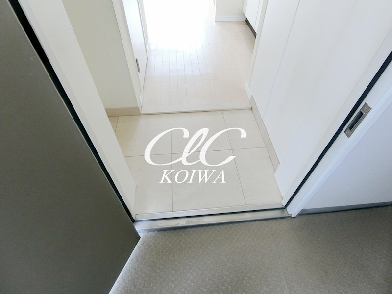 リファイズ小岩 玄関