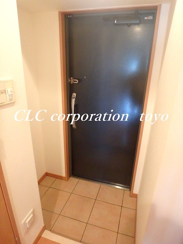 ヴェルト西大島グラーセ  玄関