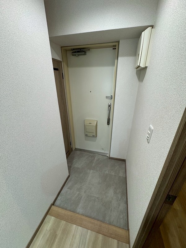 業平ハイツ 玄関