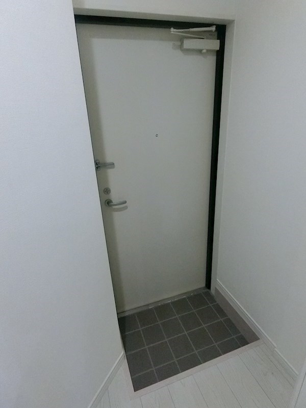 Leonis（レオニス)   玄関