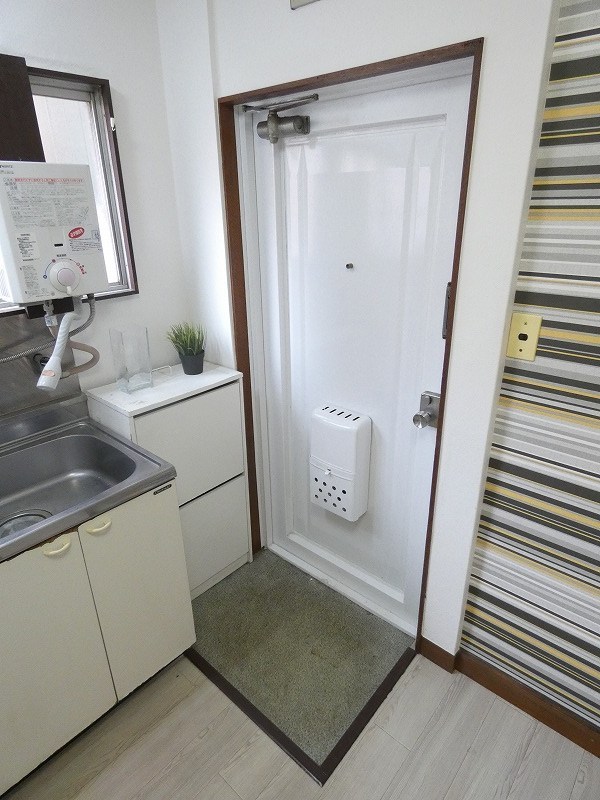 八重マンション 玄関