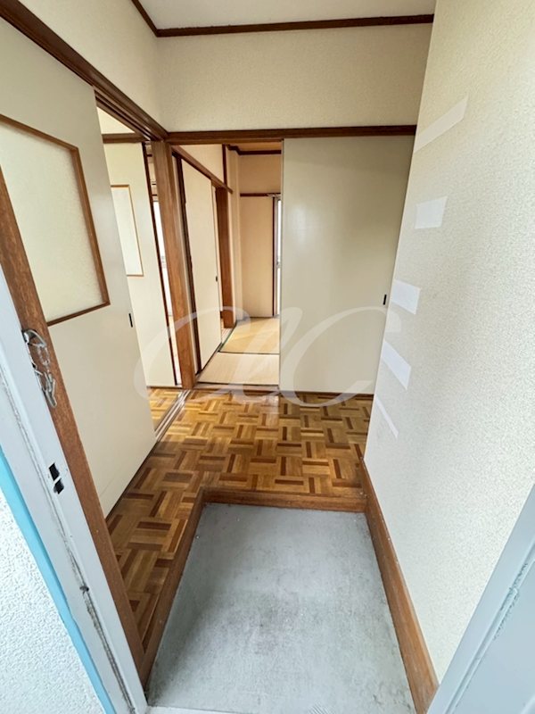 ホワイトハイツ 玄関