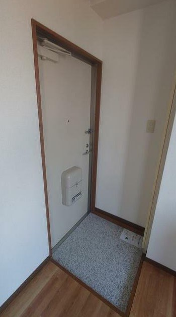 ジュネシス青山 玄関