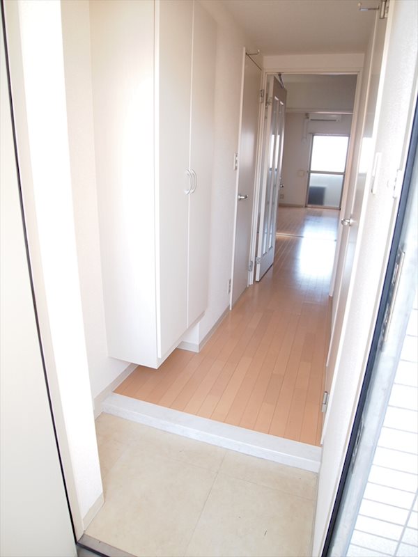 アヴァンタージュ 玄関