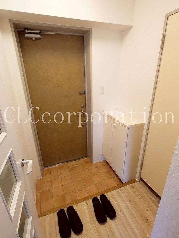 スクールサイド 玄関