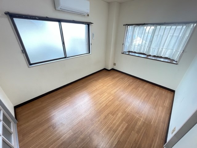 上田ビル ベッドルーム