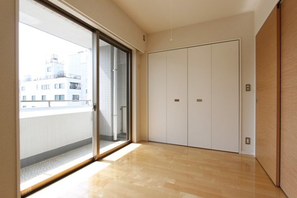 ラグジュアリーアパートメント三ノ輪   ベッドルーム