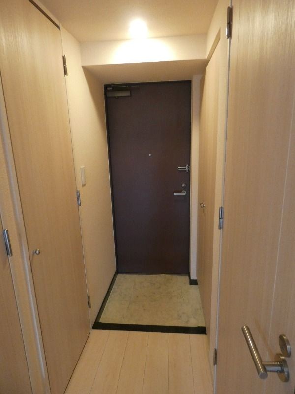 シュールフローレ 玄関