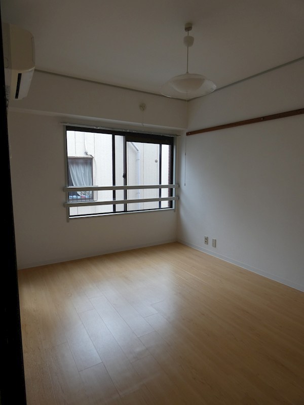 すみれビル ベッドルーム