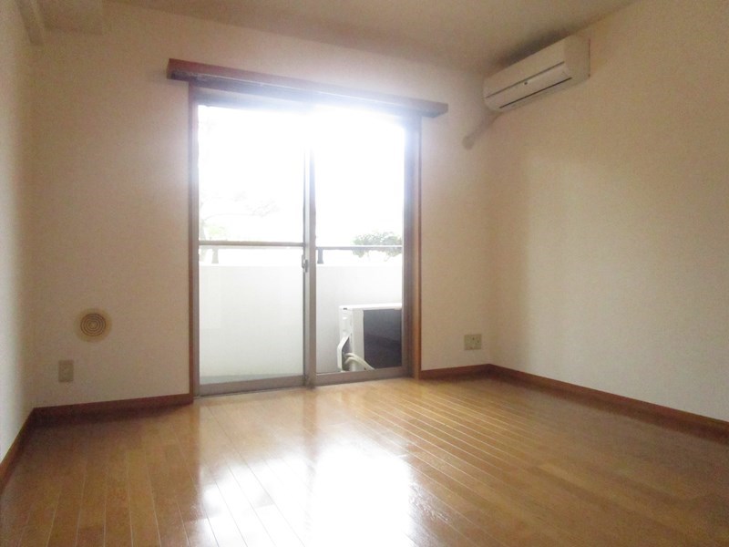 メゾンドボヌール梅島 リビング