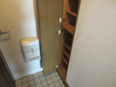 ソレイユフローラ１番館 玄関