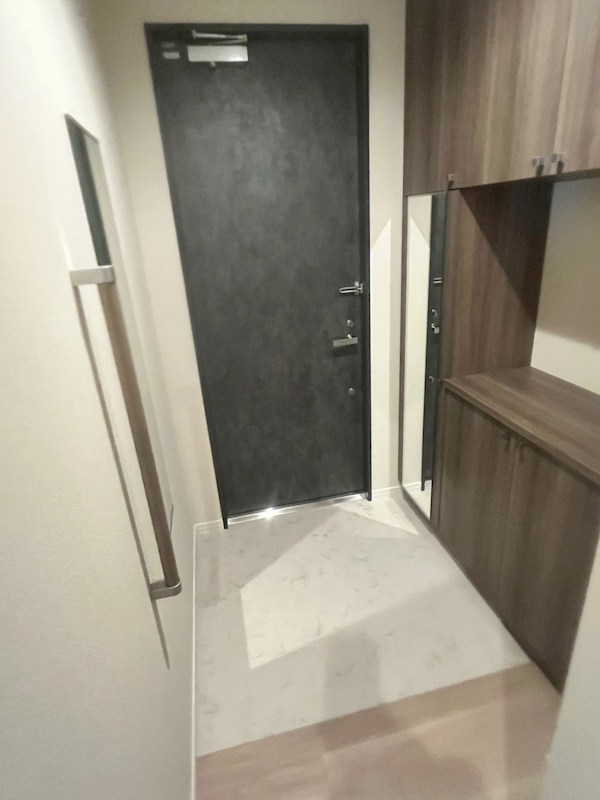 メゾンクレール谷在家 玄関