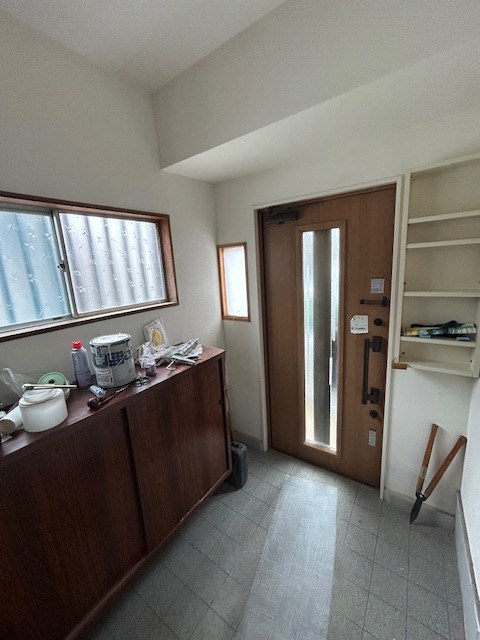 欠真間戸建 玄関
