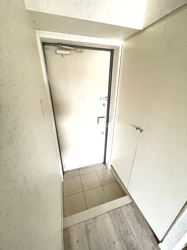 ウエストヴァイン 玄関