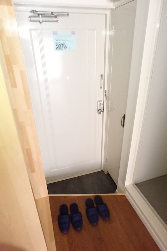 フローラ５ 玄関