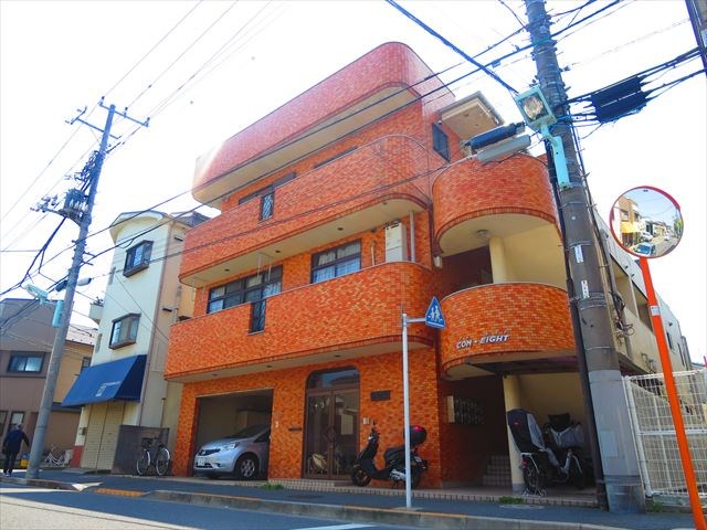 コムエイト 外観