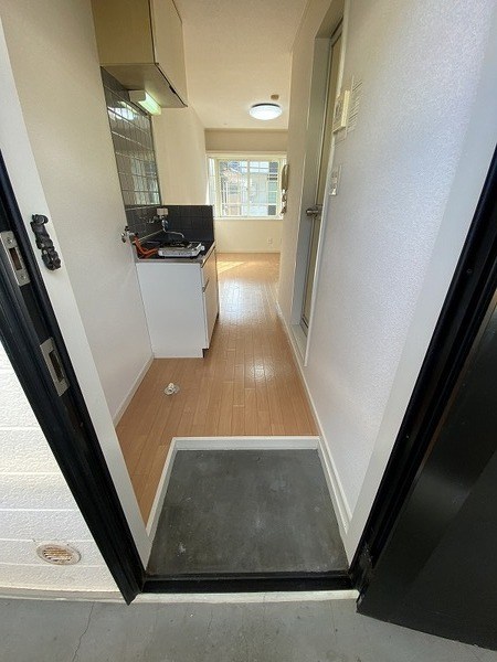 キャピタル中川 玄関