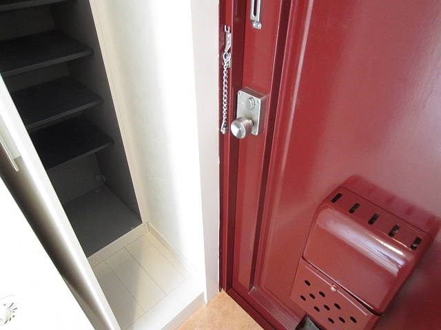 松本ハイツ 玄関