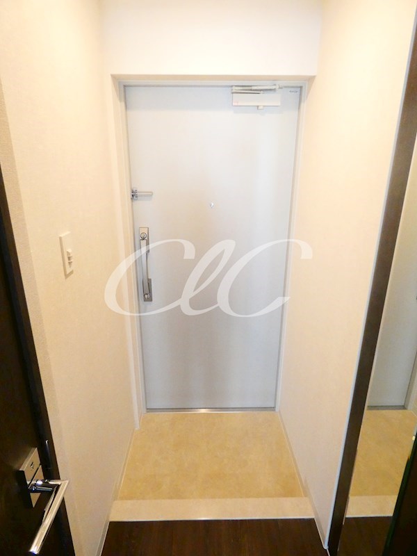 コンフォリア南千住 玄関