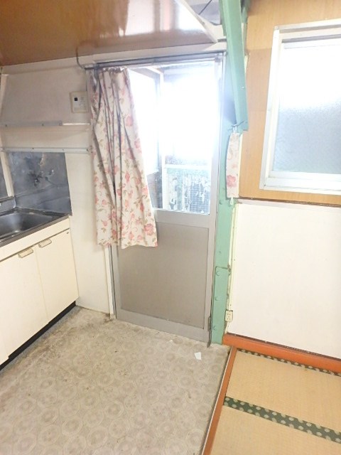 吉川アパート 玄関