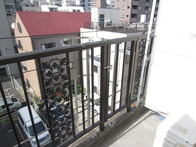 第２日の本ビル ベランダ