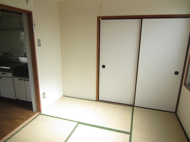 第２日の本ビル ベッドルーム