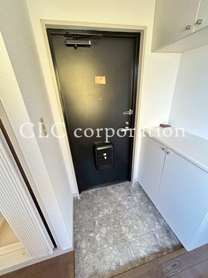 よつばビル 玄関