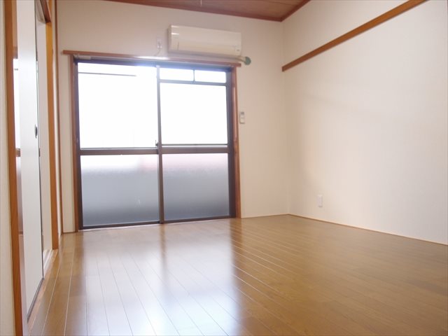 リリーパレスナルシマ リビング