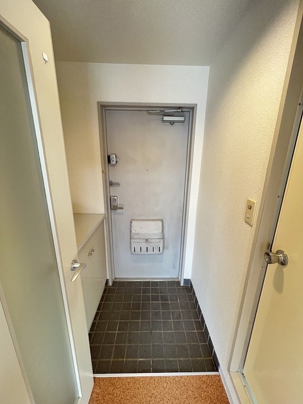 WING21　A棟 玄関