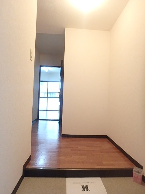 メゾンエスペランサ 玄関