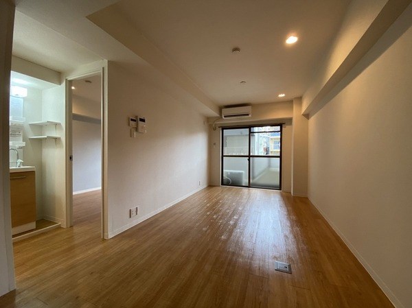 ツイン・コート  リビング