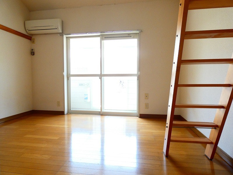 オリーブ リビング