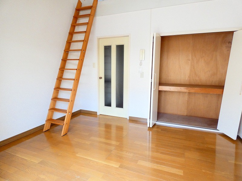 オリーブ ベッドルーム