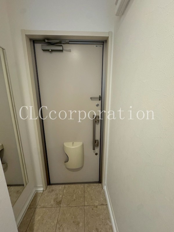 TーTWO（T-2）ビル 玄関