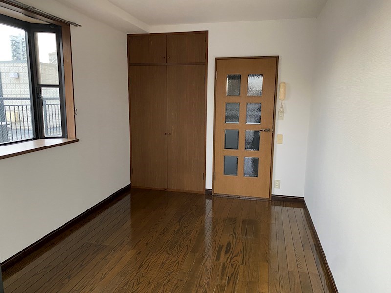 ロイヤルハイム上野  ベッドルーム